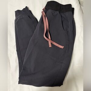 Figs women’s Charcoal grey Zamora Joggers high waisted